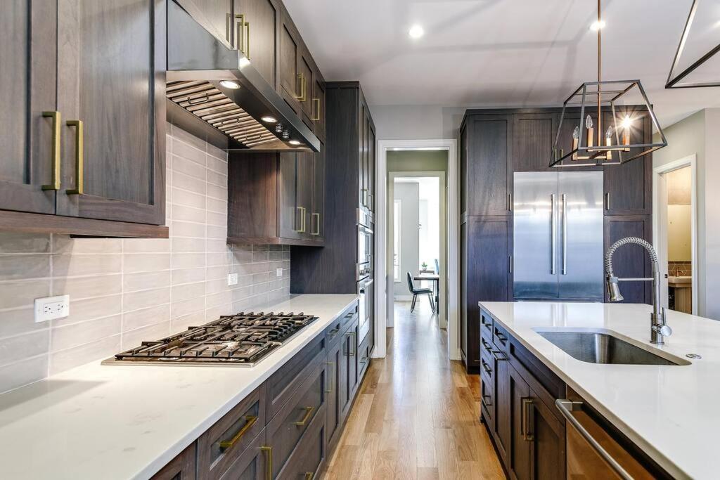 Immaculate Brand New Condo Downtown Chicago Exterior photo